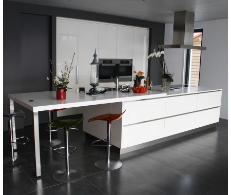 Glossy lqcquer finish kitchen design australian style
