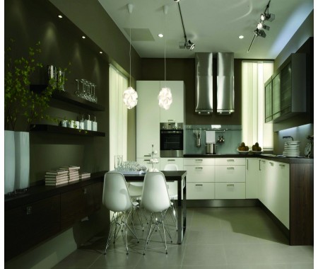 kitchen lay out high end feeling