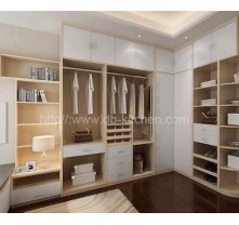 High Quality Wooden Walk-in Closet Design