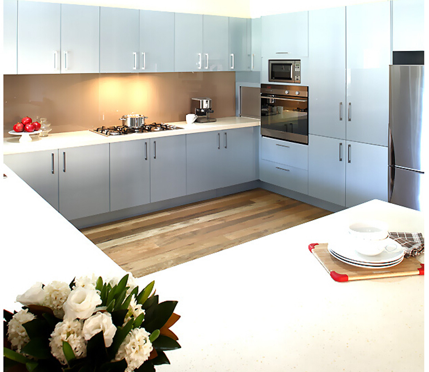 Glossy lacquer kitchen cabinet Australian style