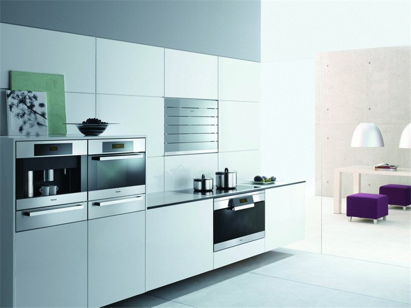 high gloss lacquer kitchen cabinet